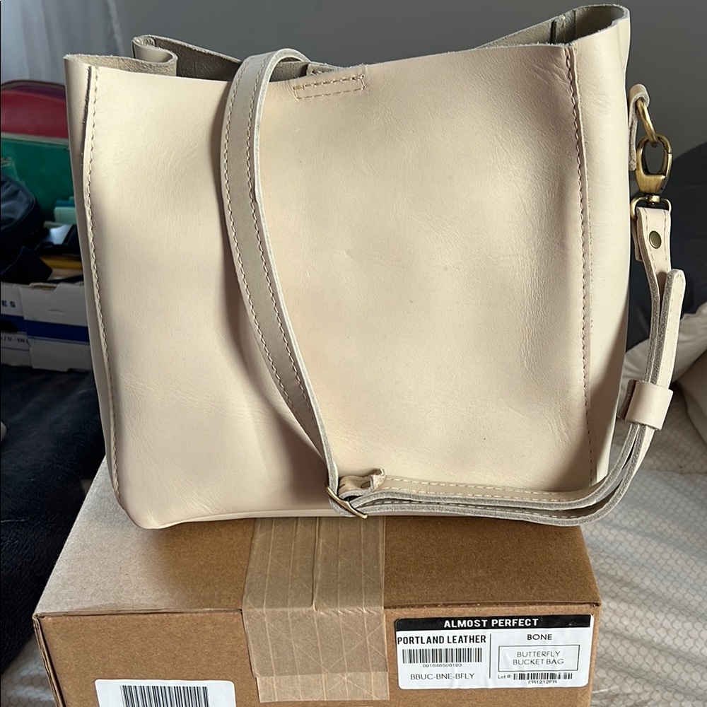Portland Leather Bone Butterfly crossbody